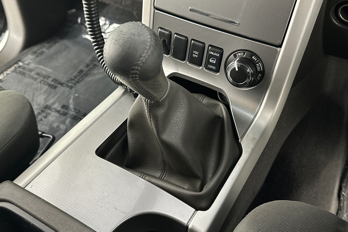 2013 Nissan NAVARA ST (4x4) D40 MY12 4X4