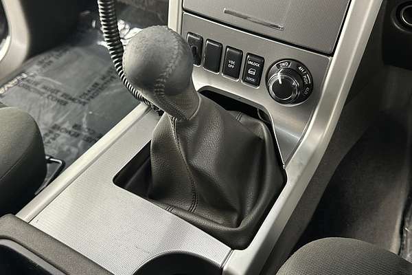 2013 Nissan NAVARA ST (4x4) D40 MY12 4X4