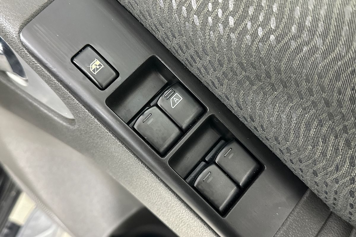 2013 Nissan NAVARA ST (4x4) D40 MY12 4X4