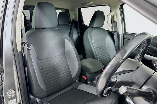 2021 Nissan Navara ST D23 4X4