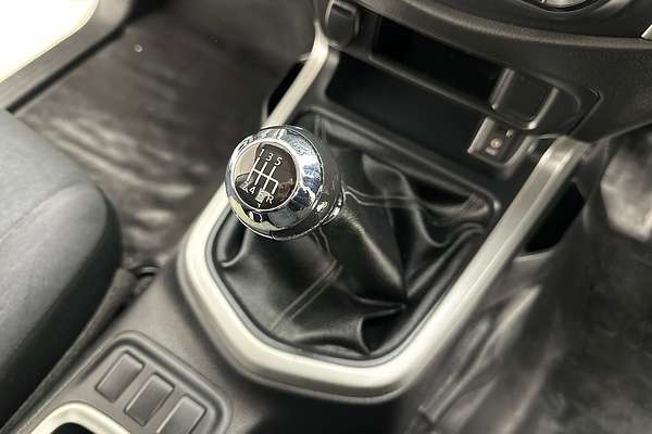 2018 Nissan NAVARA RX (4x2) D23 SERIES II REAR WHEEL DRIVE