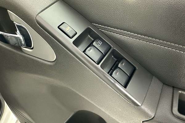 2013 Nissan NAVARA ST-X 550 (4x4) D40 MY12 4X4