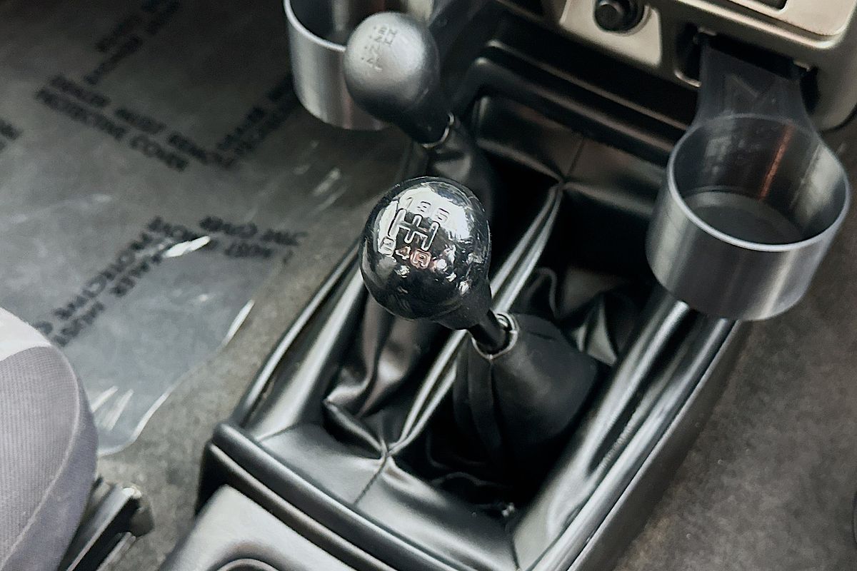2015 Nissan NAVARA ST-R (4x4) D22 SERIES 5 4X4