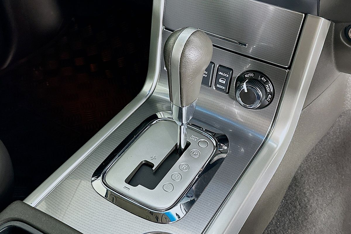 2011 Nissan PATHFINDER ST-L (4x4) R51 SERIES 4