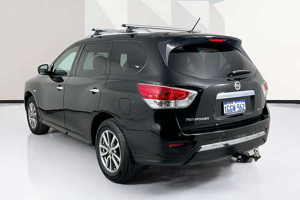 2016 Nissan Pathfinder ST R52