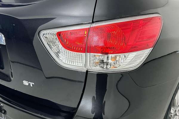 2016 Nissan Pathfinder ST R52