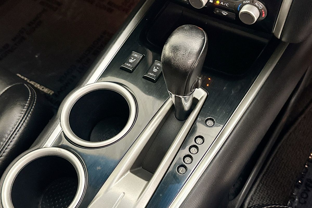 2015 Nissan PATHFINDER ST-L (4x2) R52 MY15