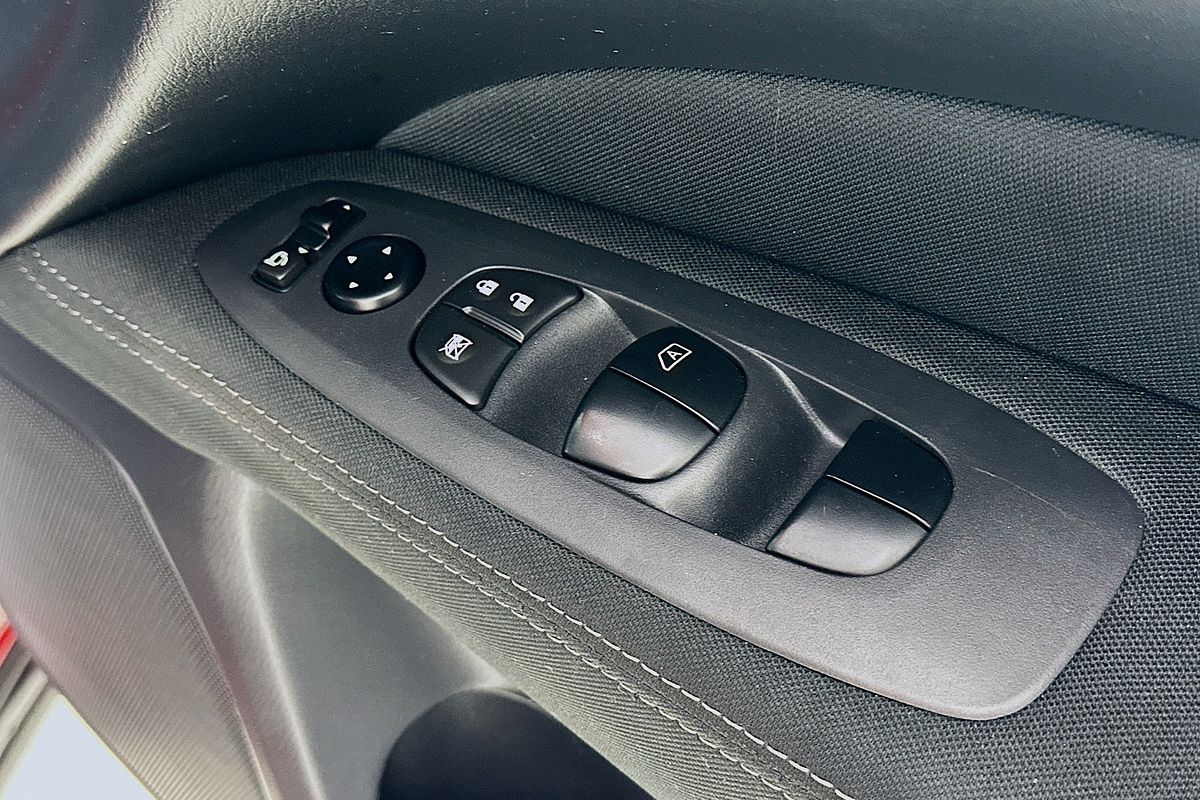 2017 Nissan PATHFINDER ST (4x2) R52 MY17 SERIES 2