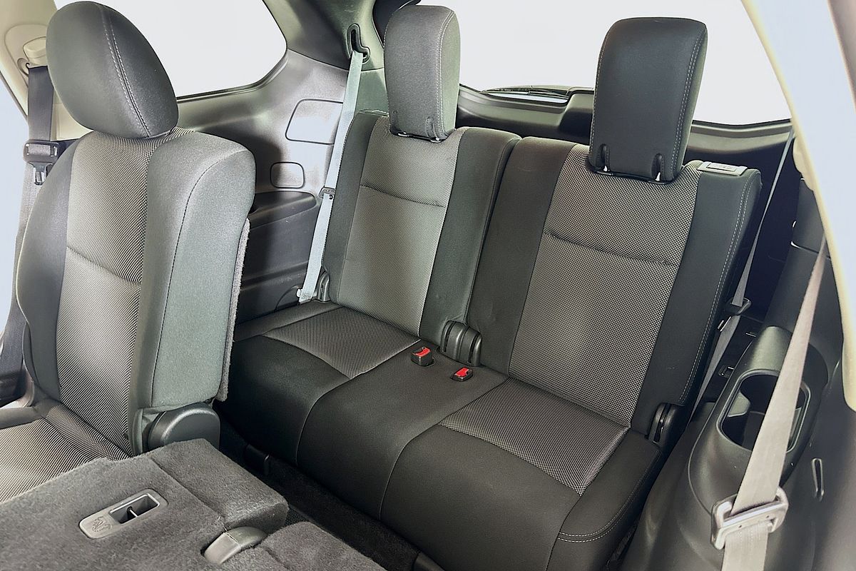 2017 Nissan PATHFINDER ST (4x2) R52 MY17 SERIES 2