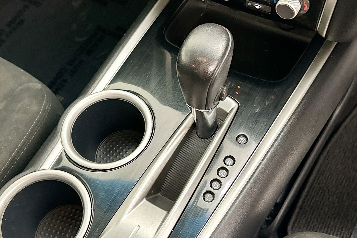 2014 Nissan PATHFINDER ST (4x2) R52