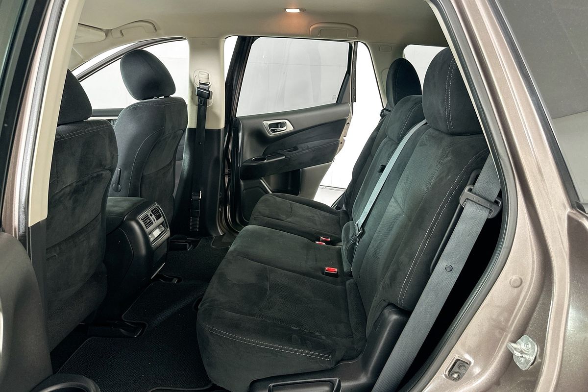 2014 Nissan PATHFINDER ST (4x2) R52