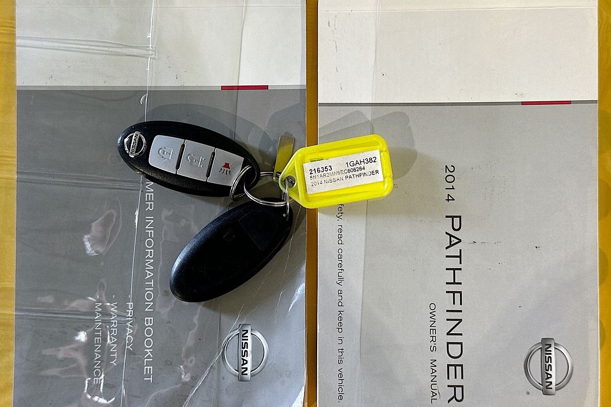 2014 Nissan PATHFINDER ST (4x2) R52