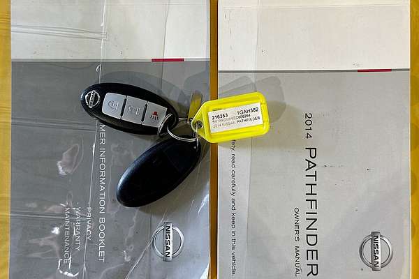 2014 Nissan PATHFINDER ST (4x2) R52