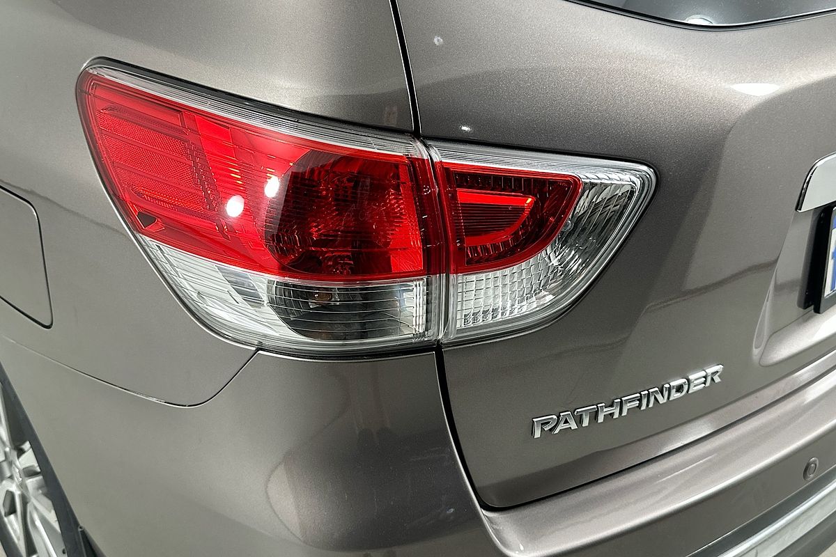 2014 Nissan PATHFINDER ST (4x2) R52