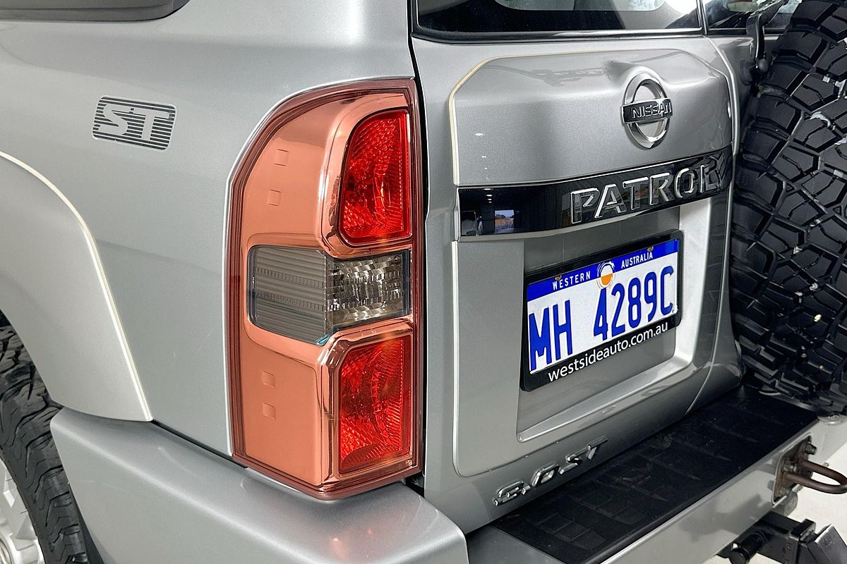 2015 Nissan PATROL ST (4x4) GU SERIES 9