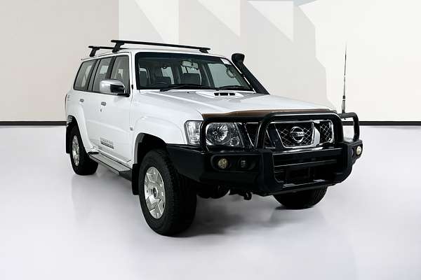 2015 Nissan PATROL ST Y61