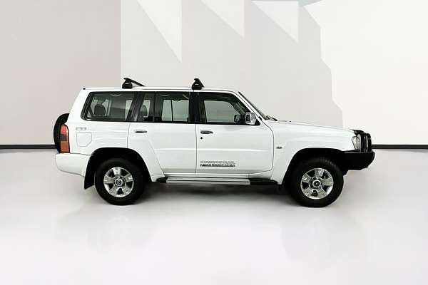 2015 Nissan PATROL ST Y61