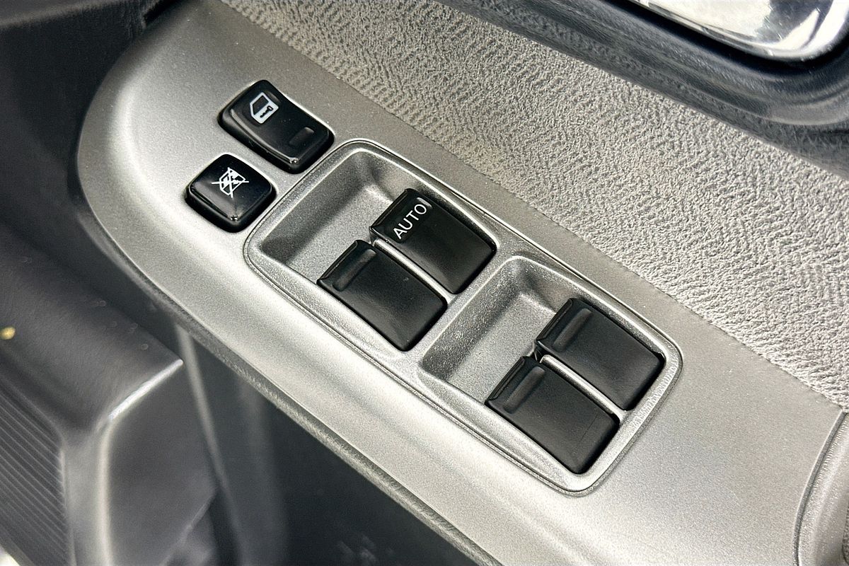 2005 Nissan PATROL ST (4x4) GU IV