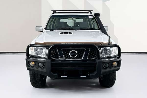 2015 Nissan PATROL ST Y61