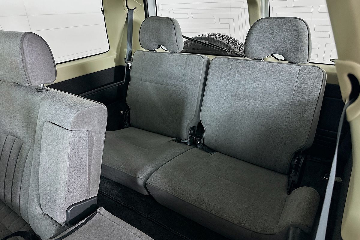 2015 Nissan PATROL ST Y61