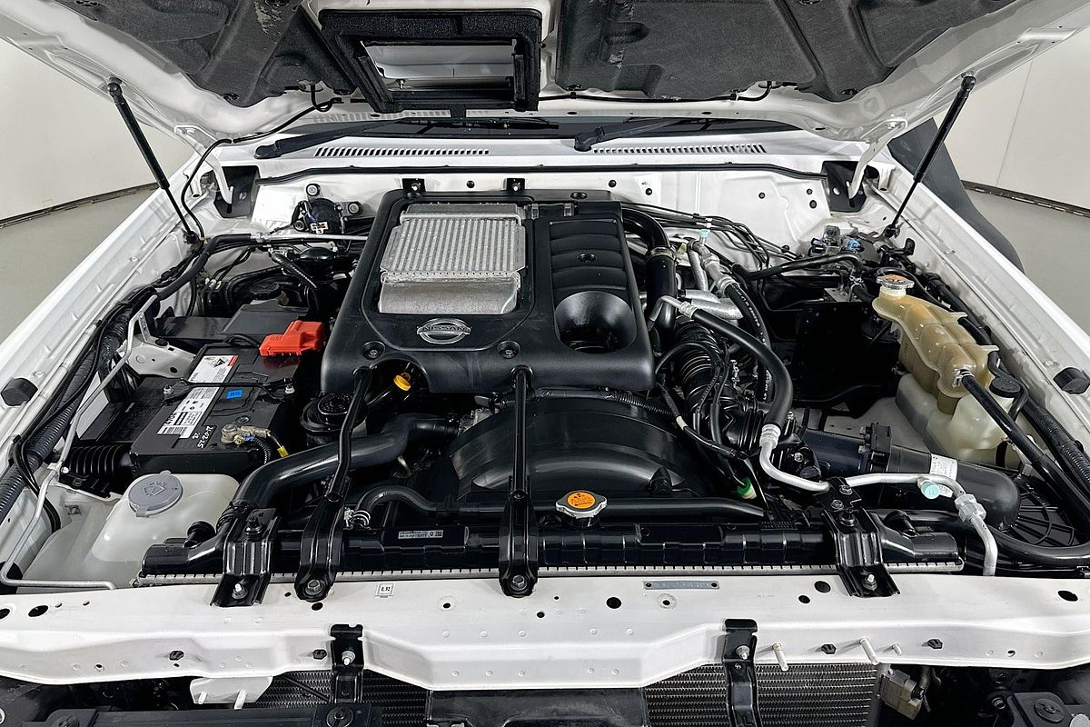 2015 Nissan PATROL ST Y61