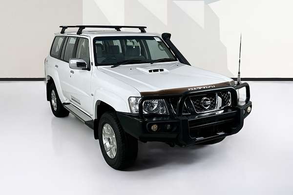 2015 Nissan PATROL ST Y61