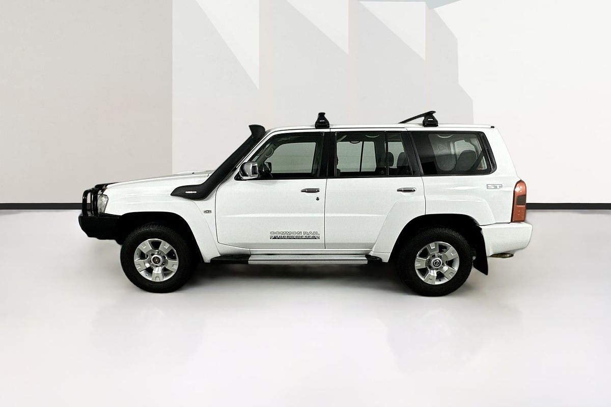 2015 Nissan PATROL ST Y61