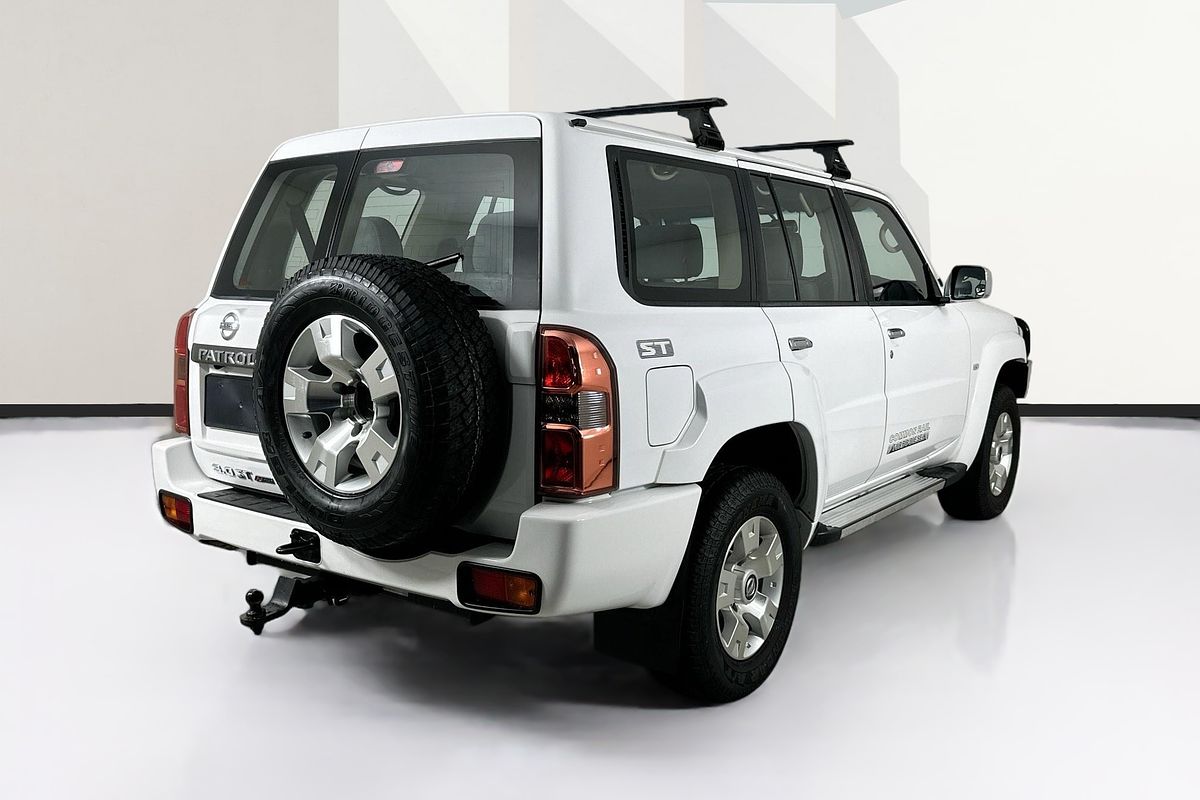 2015 Nissan PATROL ST Y61