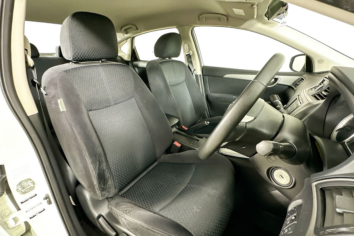 2015 Nissan PULSAR ST-L B17