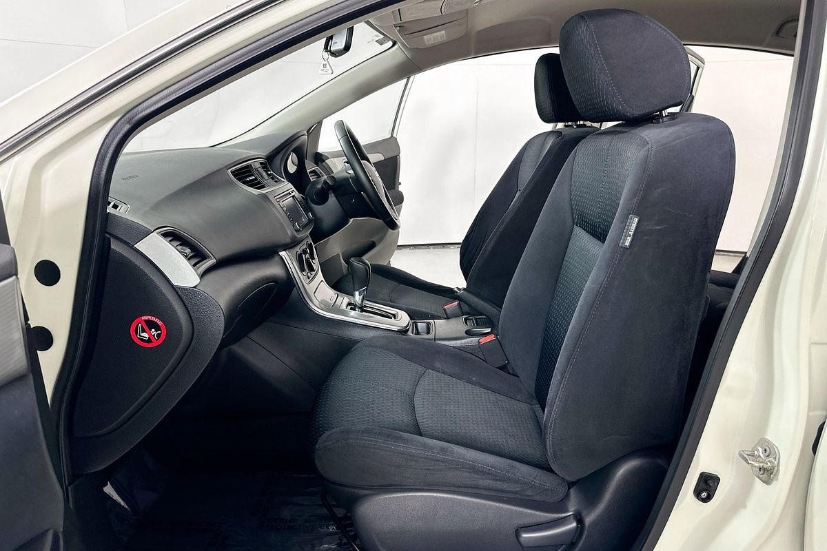 2015 Nissan PULSAR ST-L B17