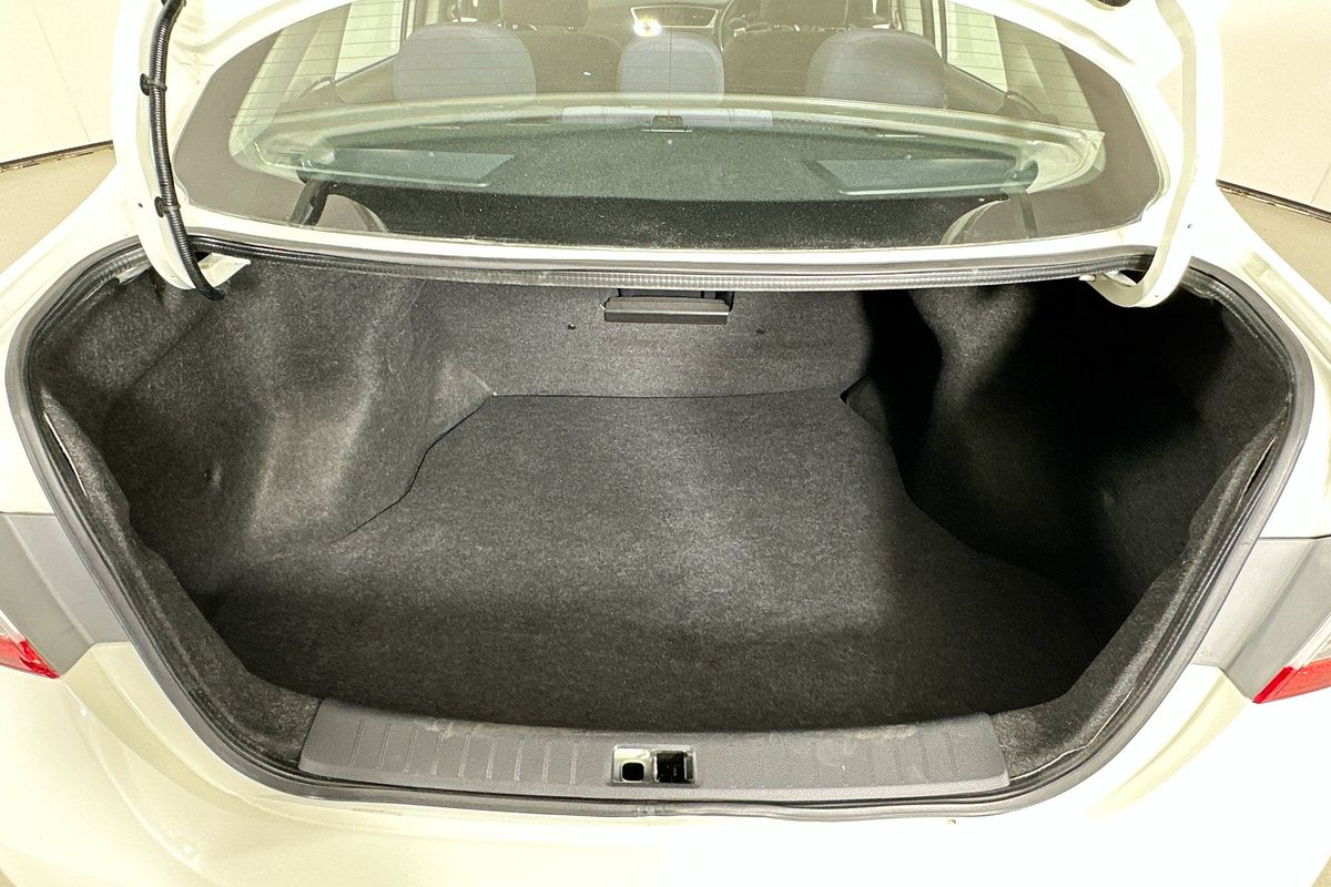 2015 Nissan PULSAR ST-L B17