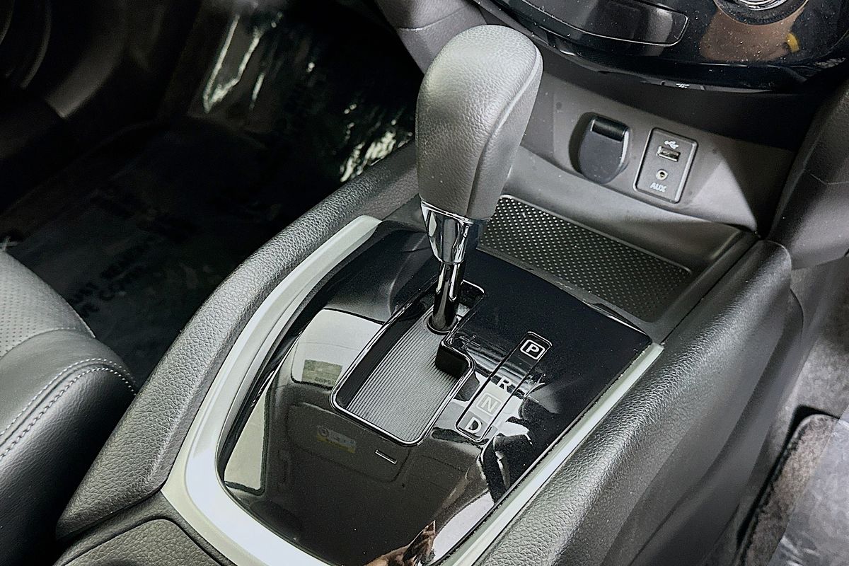 2014 Nissan X-TRAIL ST-L (FWD) T32