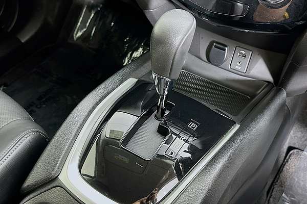 2014 Nissan X-TRAIL ST-L (FWD) T32