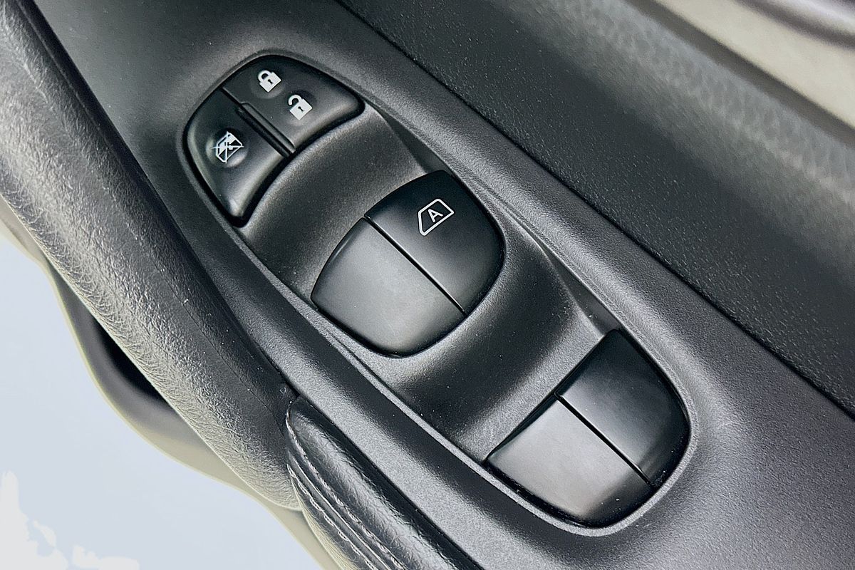 2014 Nissan X-TRAIL ST-L (FWD) T32