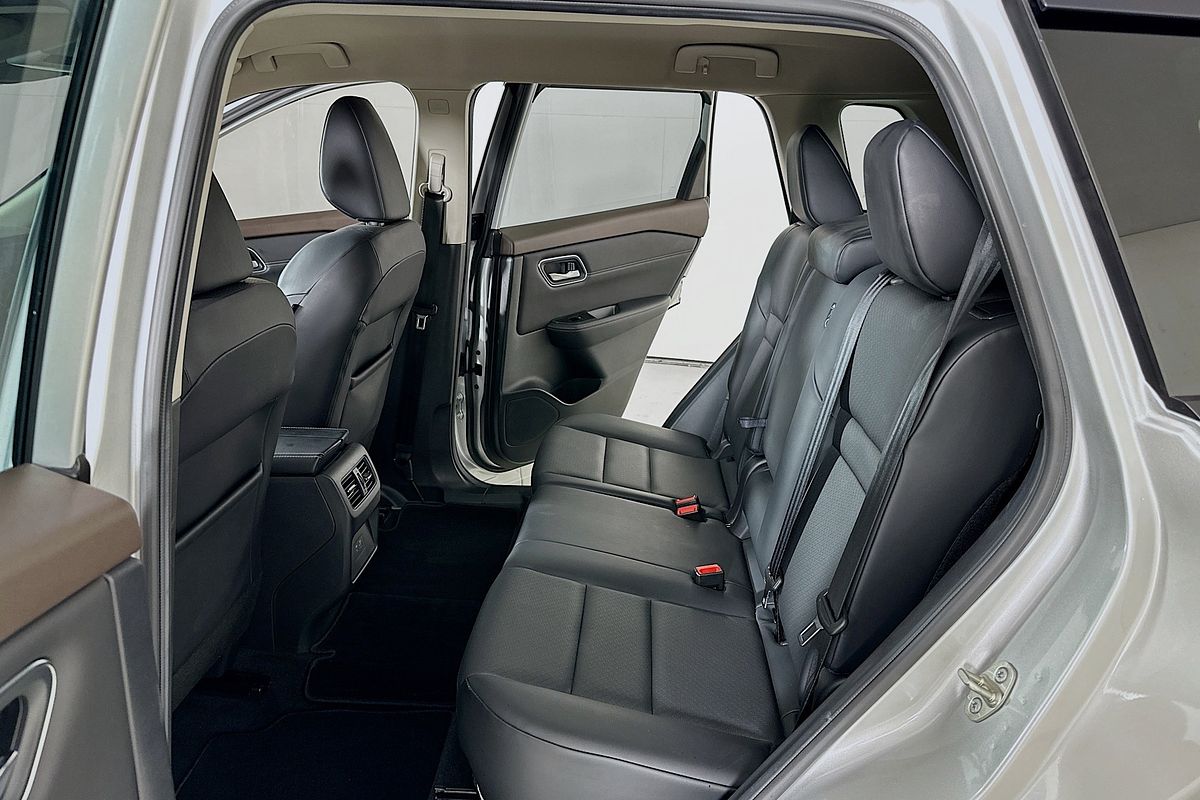2024 Nissan X-TRAIL ST-L T33