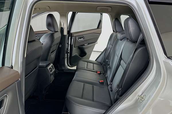 2024 Nissan X-TRAIL ST-L T33
