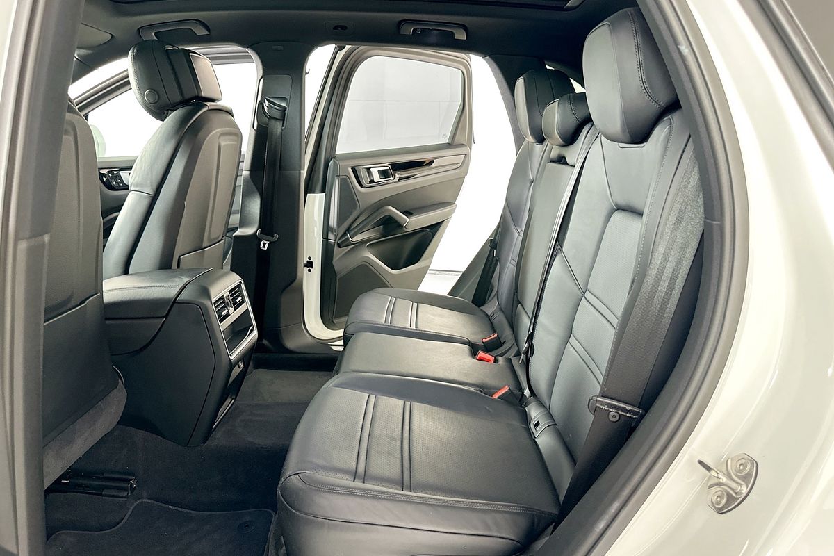 2019 Porsche CAYENNE  9YA MY19