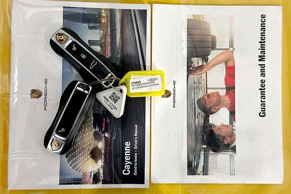 2019 Porsche CAYENNE  9YA MY19