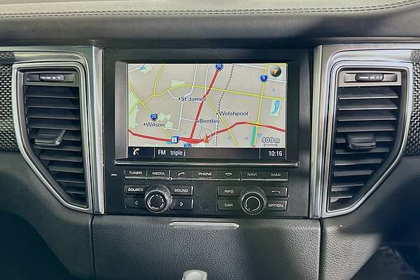2015 Porsche MACAN TURBO MY15