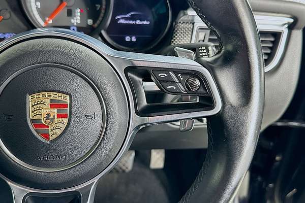 2015 Porsche MACAN TURBO MY15
