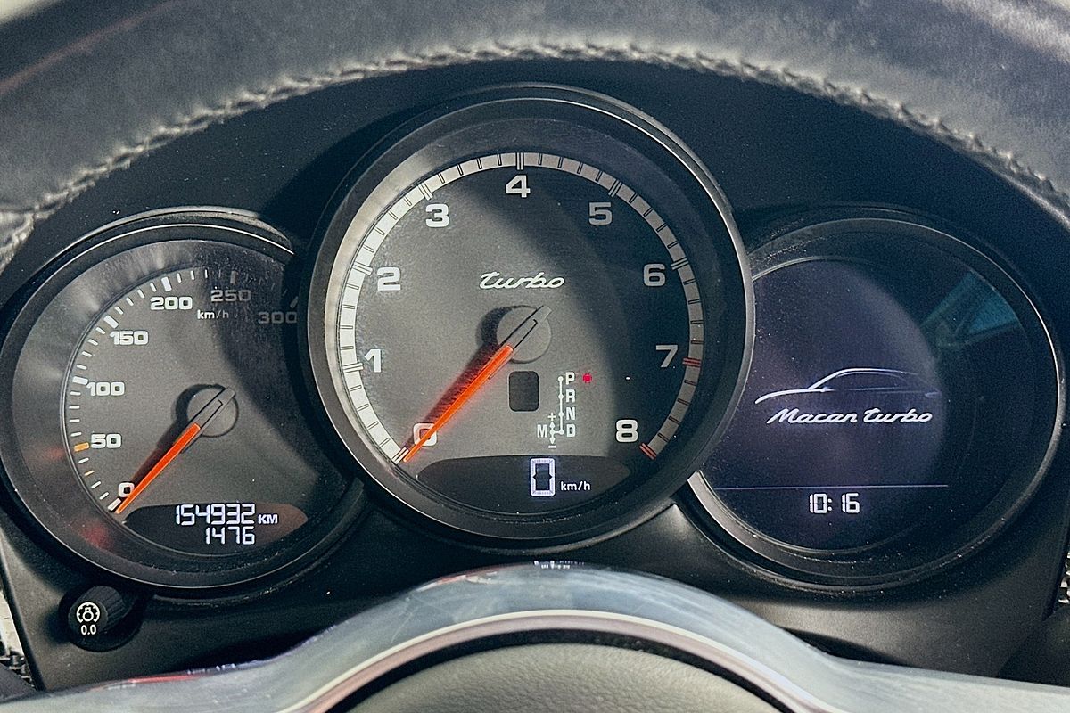 2015 Porsche MACAN TURBO MY15