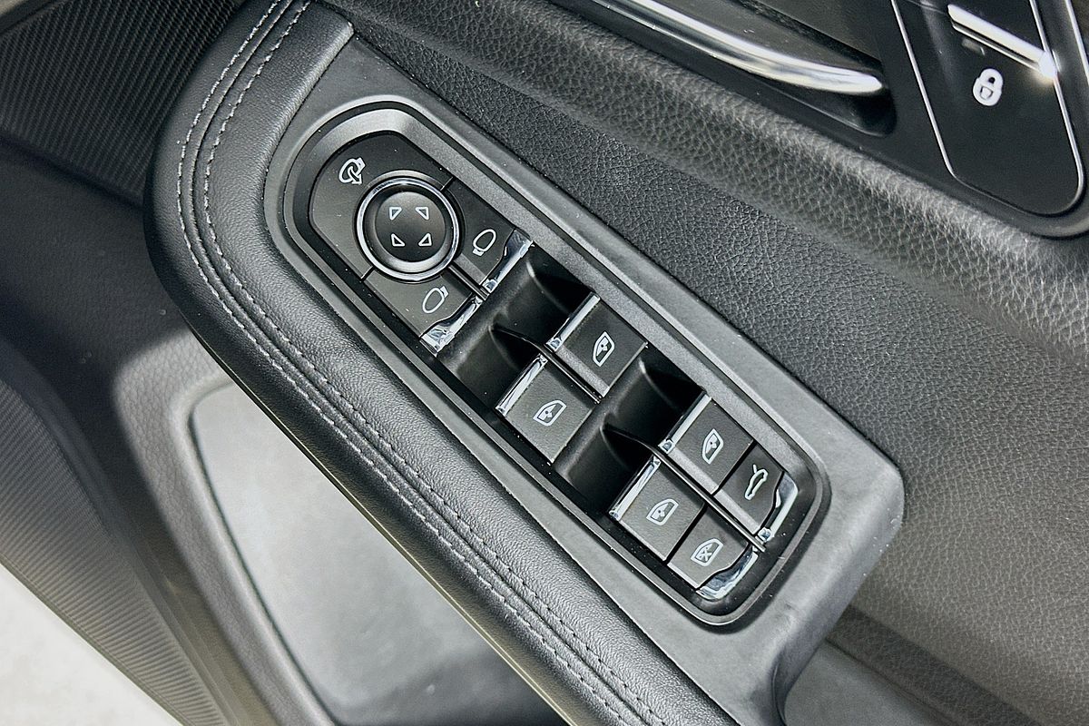 2015 Porsche MACAN TURBO MY15
