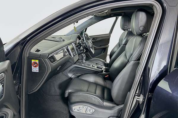 2015 Porsche MACAN TURBO MY15