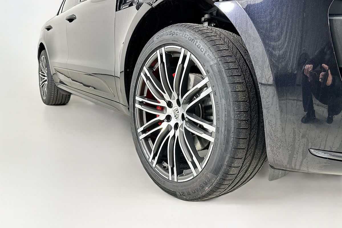 2015 Porsche MACAN TURBO MY15