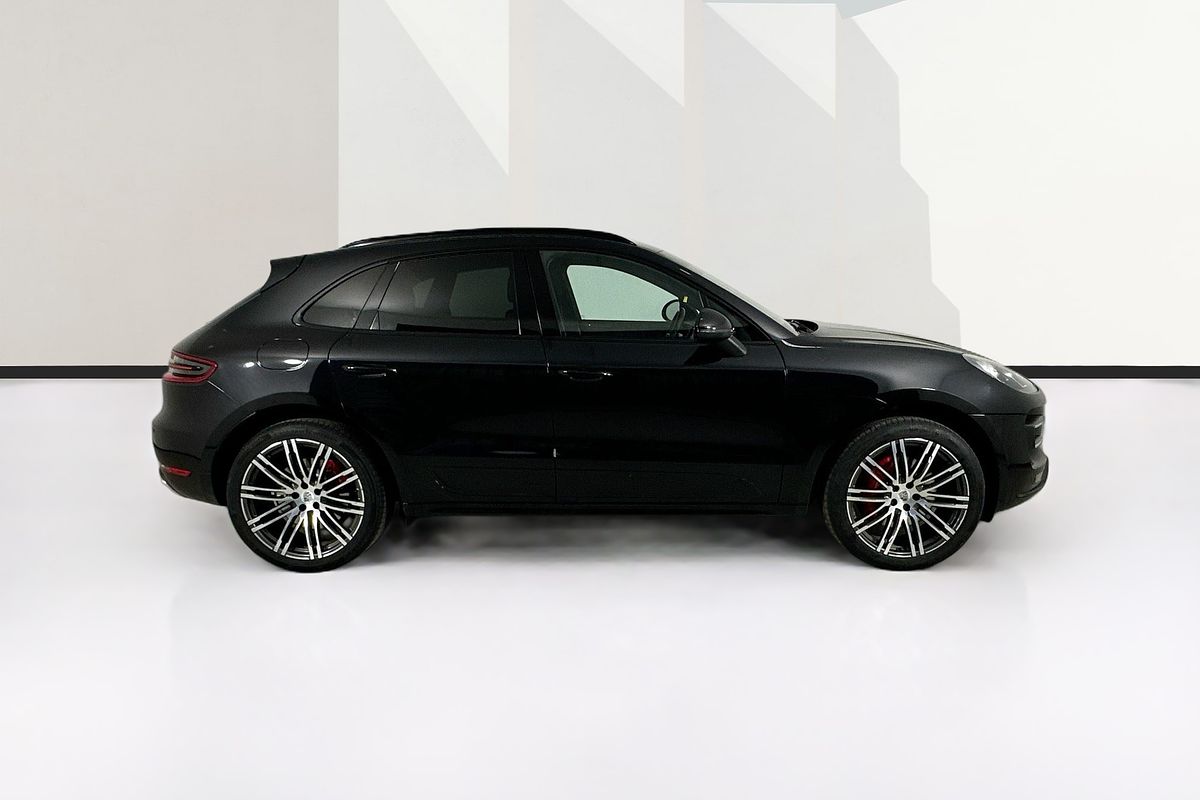 2015 Porsche MACAN TURBO MY15
