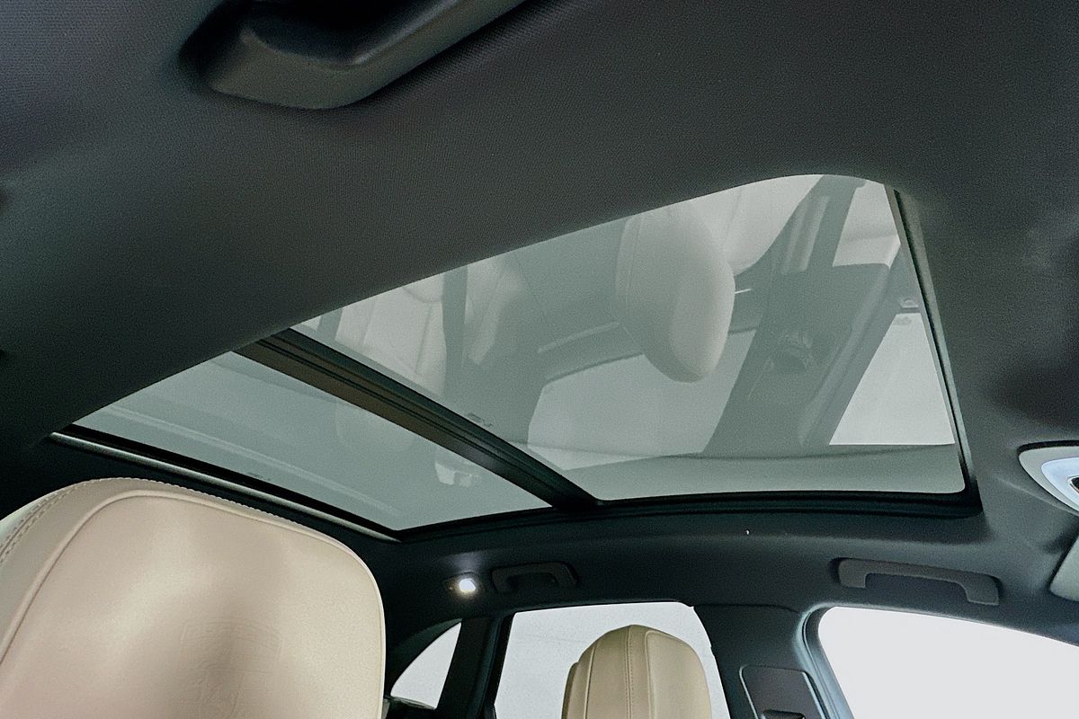 2022 Porsche MACAN  95B MY22