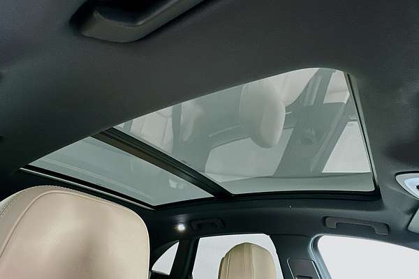 2022 Porsche MACAN  95B MY22