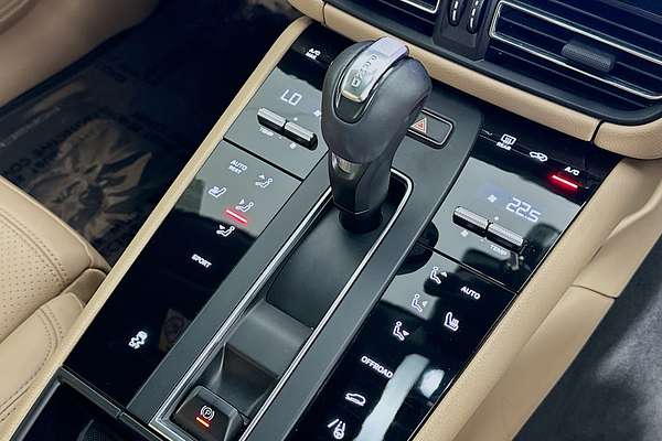 2022 Porsche MACAN  95B MY22