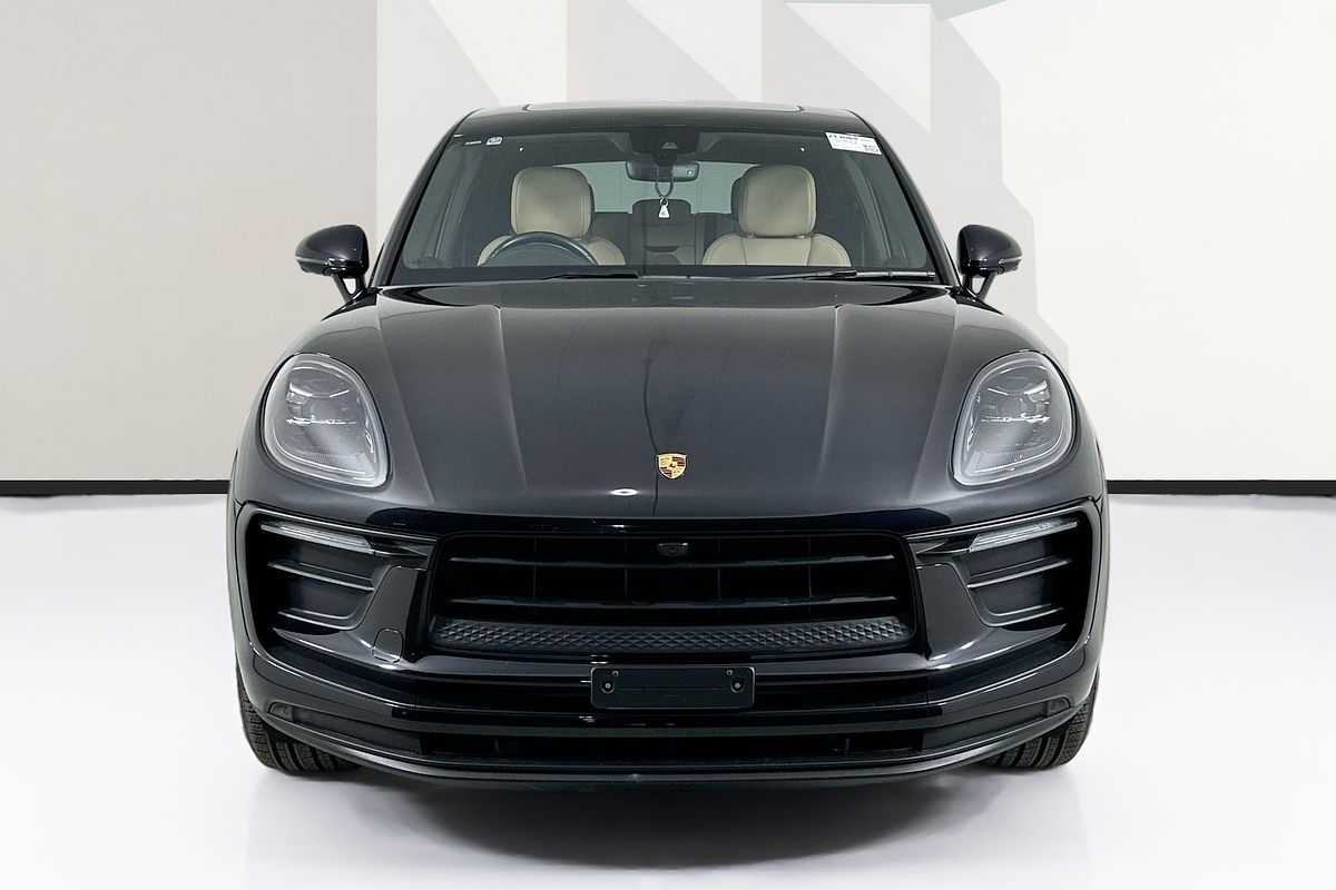 2022 Porsche MACAN  95B MY22