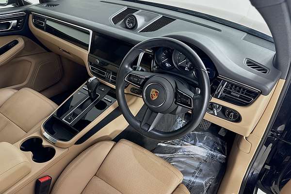 2022 Porsche MACAN  95B MY22
